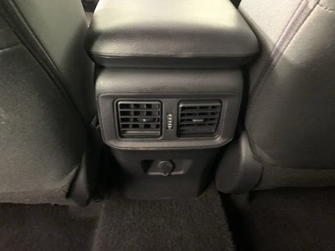 Used 2025 Toyota RAV4 LE AWD/4WD image 32