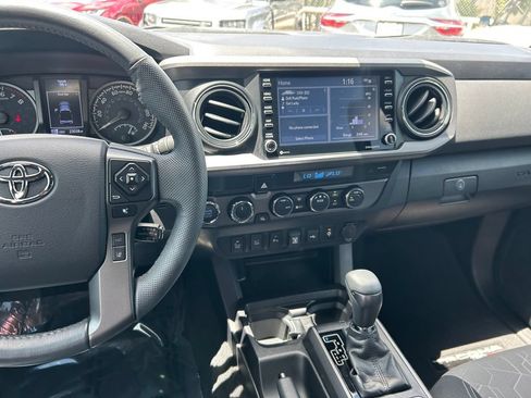 Certified 2023 Toyota Tacoma TRD Off-Road w/ Technology Package AWD/4WD image 18