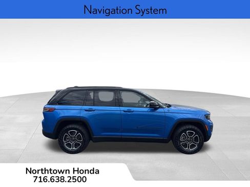 Used 2023 Jeep Grand Cherokee Trailhawk w/ Luxury Tech Group III AWD/4WD image 3