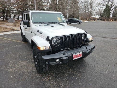 Used 2022 Jeep Gladiator Willys image 8
