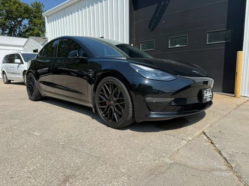 Used 2021 Tesla Model 3 Performance AWD/4WD image 2