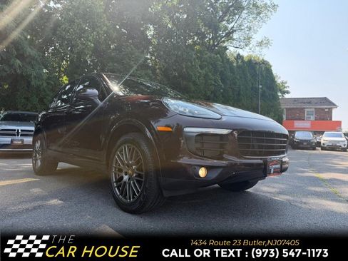 Used 2017 Porsche Cayenne AWD/4WD image 6