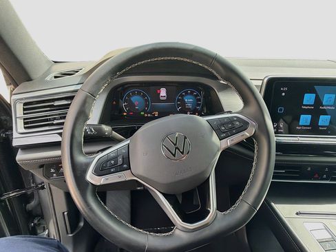 Certified 2024 Volkswagen Atlas Cross Sport SE FWD image 10