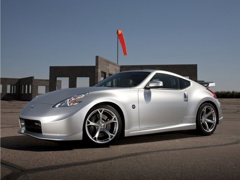 Used 2010 Nissan 370Z Coupe w/ Sport Pkg RWD image 1