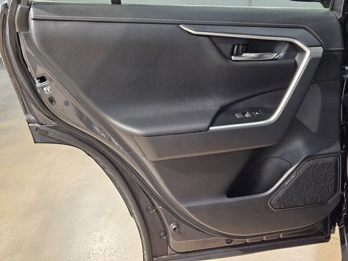 Used 2019 Toyota RAV4 Limited w/ Cold Weather Package FWD image 36