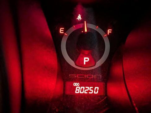 Used 2015 Scion tC FWD image 23