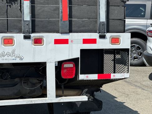 Used 2016 Ford F550 Contractor Body image 22