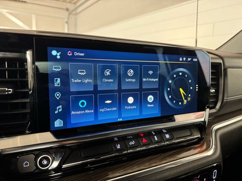 Used 2024 Chevrolet Silverado 2500 LT w/ Convenience Package image 23