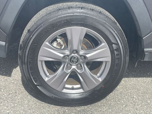 Used 2025 Toyota RAV4 XLE w/ Convenience Package image 30