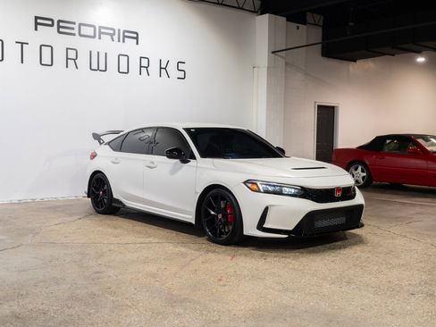 Used 2023 Honda Civic Type R image 4