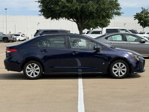 Used 2023 Toyota Corolla LE FWD image 3