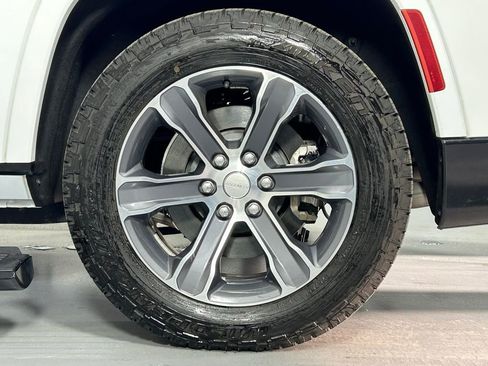 Used 2024 Jeep Grand Wagoneer L 4WD image 43