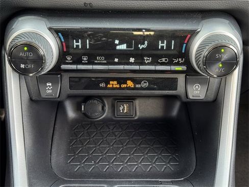Used 2024 Toyota RAV4 XLE image 18
