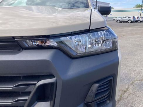 Used 2023 Chevrolet Colorado W/T image 10