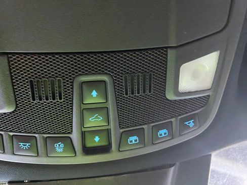 Used 2021 Ford Expedition XLT image 25