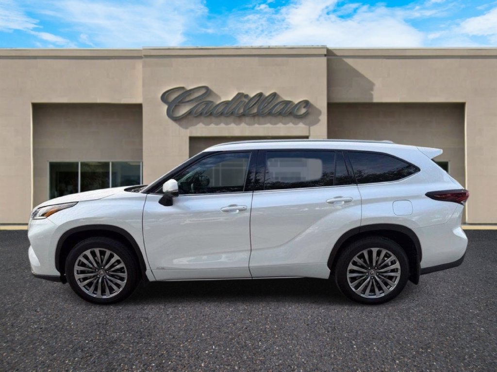 Used 2025 Toyota Highlander Limited AWD/4WD image 6