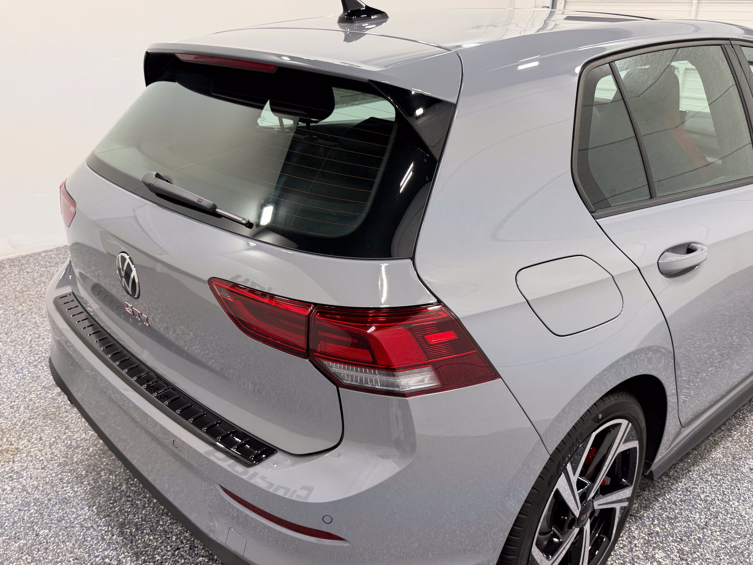 New 2026 Volkswagen GTI SE FWD image 17