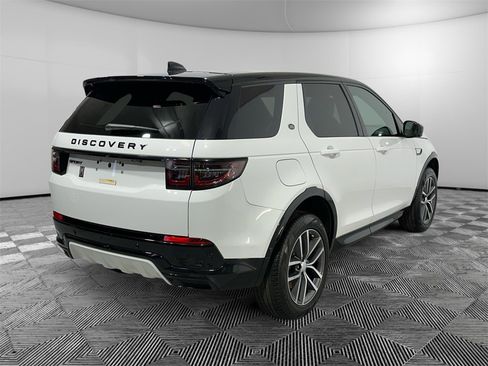 Used 2025 Land Rover Discovery Sport Dynamic SE image 5