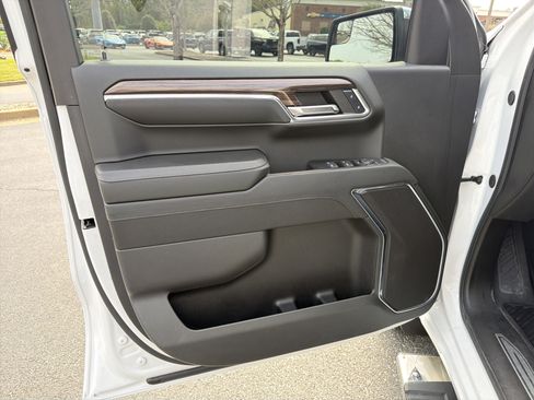 Used 2024 Chevrolet Silverado 1500 LT image 10