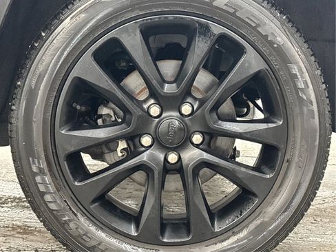 Used 2020 Jeep Grand Cherokee Altitude image 32