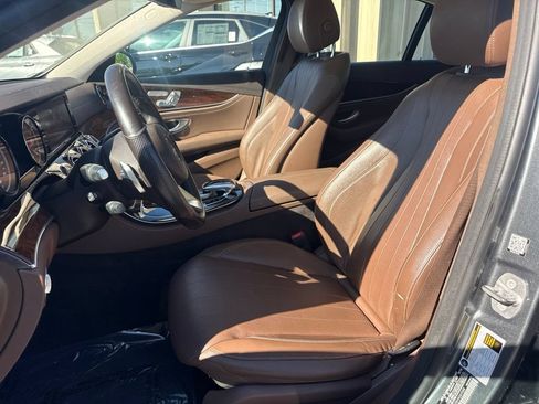 Used 2017 Mercedes-Benz E 300 4MATIC image 19