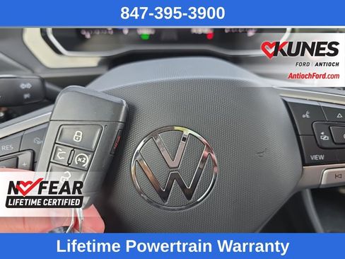Used 2024 Volkswagen Jetta SE image 41