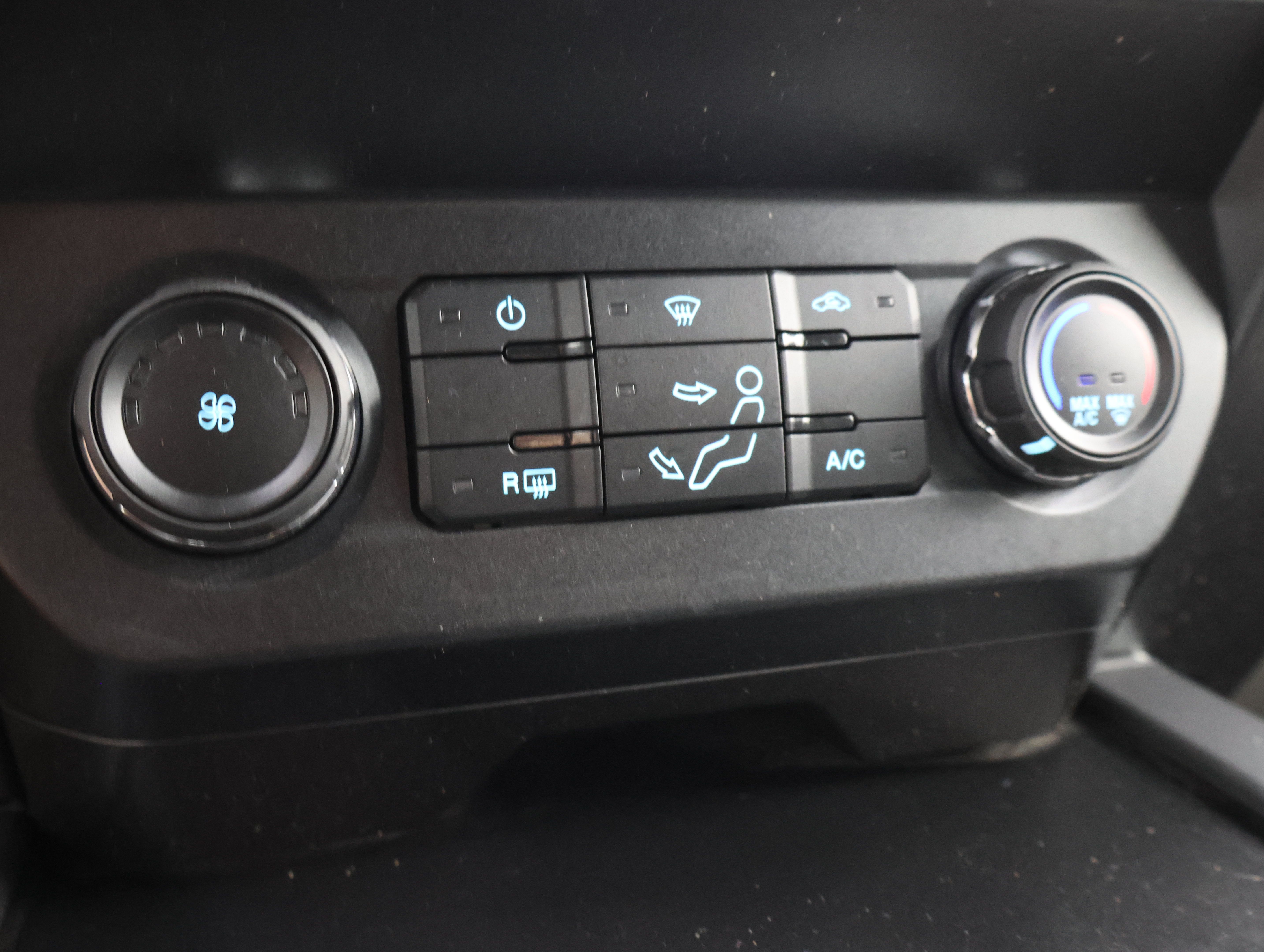 Used 2022 Ford F250 XLT w/ Black Appearance Package AWD/4WD image 46