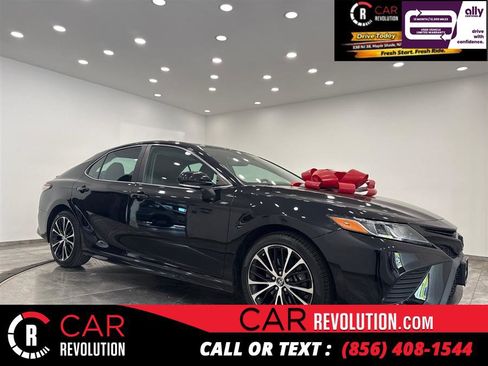 Used 2019 Toyota Camry SE w/ Convenience Package FWD image 1