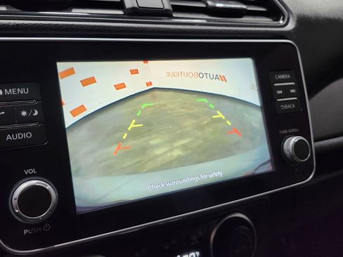 Used 2023 Nissan Leaf S image 2