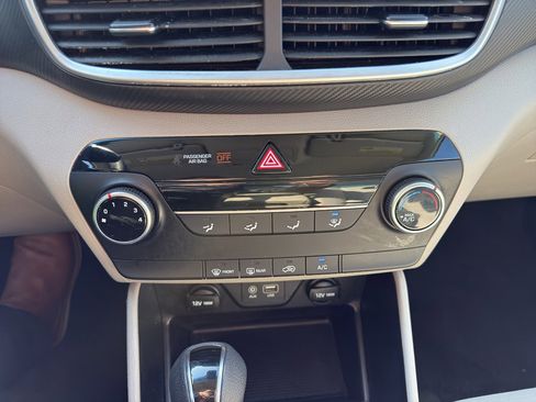 Used 2021 Hyundai Tucson SE image 16