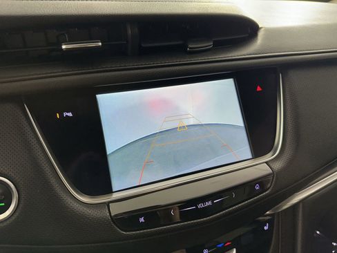 Used 2018 Cadillac XT5 Luxury w/ Driver Awareness Package FWD image 17