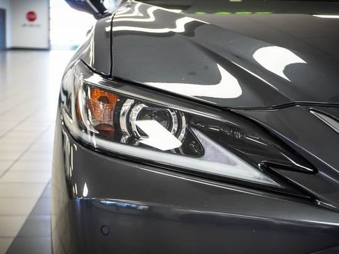 Certified 2022 Lexus ES 350 w/ Premium Package FWD image 29