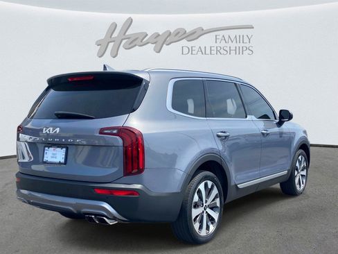 Used 2022 Kia Telluride S image 3