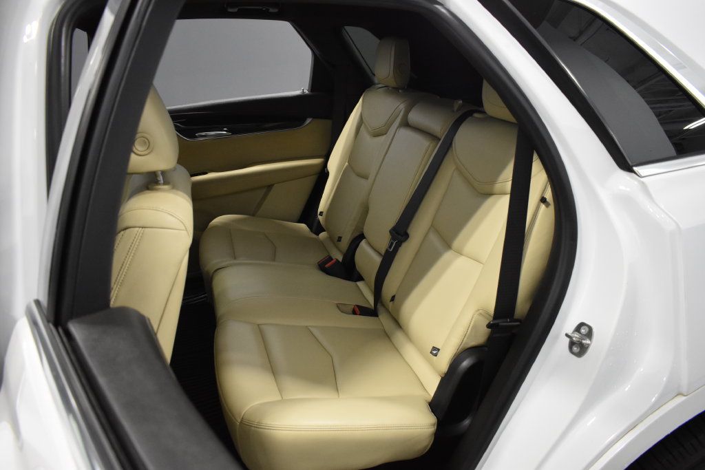 Used 2018 Cadillac XT5 FWD image 32