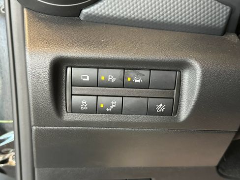 Used 2024 Nissan Kicks S FWD image 17
