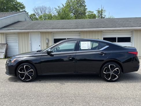 Used 2023 Nissan Altima 2.5 SR AWD/4WD image 8