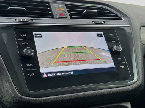 Used 2019 Volkswagen Tiguan SEL AWD/4WD image 17