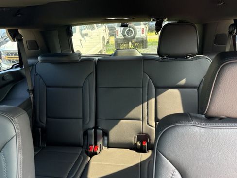 Used 2025 GMC Yukon Denali w/ Denali Reserve Package AWD/4WD image 9