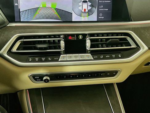 Used 2022 BMW X5 M50i AWD/4WD image 17