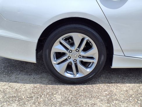 Certified 2020 Honda Accord LX image 10