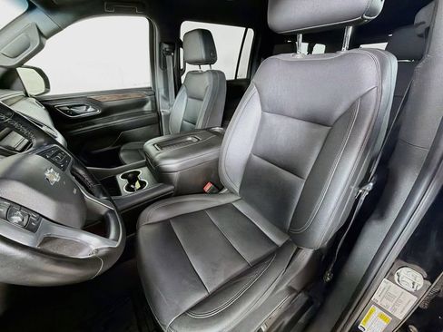 Used 2023 Chevrolet Suburban Z71 w/ Luxury Package AWD/4WD image 12