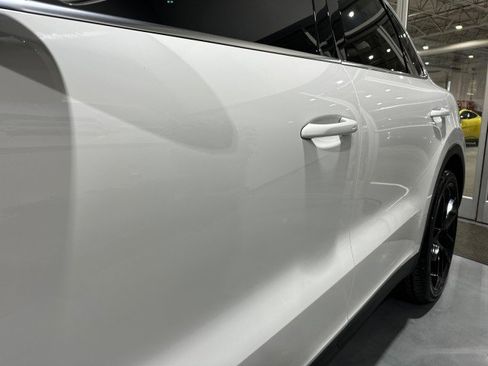 Used 2019 Porsche Cayenne AWD/4WD image 18