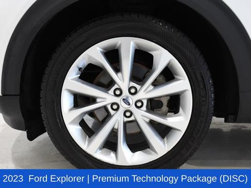 Used 2023 Ford Explorer Platinum w/ Premium Technology Package RWD image 6