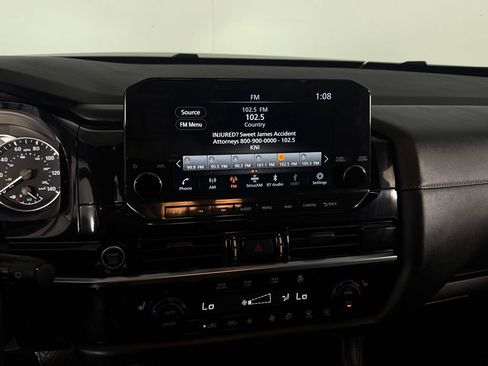Used 2024 Nissan Pathfinder SL w/ SL Premium Package FWD image 17