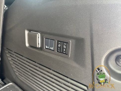 Used 2026 Chevrolet Tahoe High Country w/ Sun And Tow Package AWD/4WD image 32