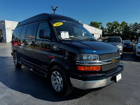 Used 2025 Chevrolet Express 2500 w/ Driver Convenience Package RWD image 7