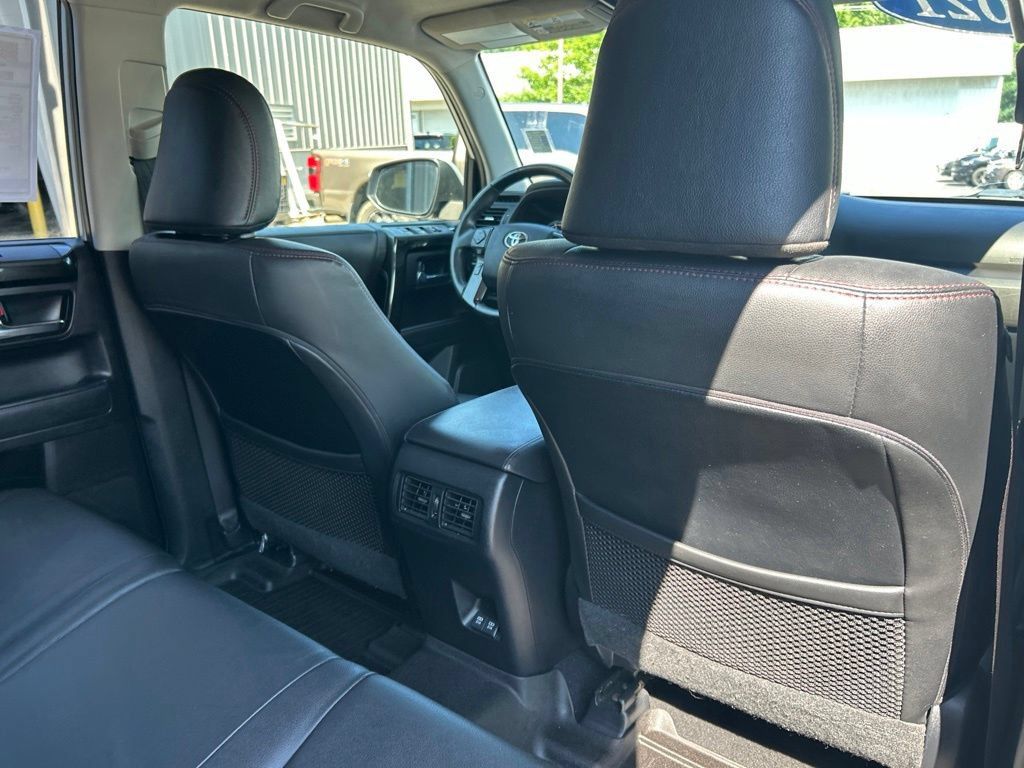 Used 2021 Toyota 4Runner TRD Off-Road Premium AWD/4WD image 36
