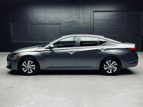 Used 2023 Nissan Altima 2.5 S FWD image 4
