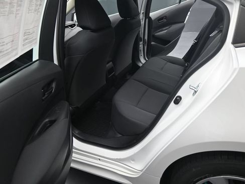 Used 2022 Toyota Corolla LE FWD image 16