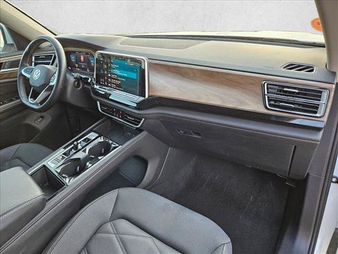 Used 2025 Volkswagen Atlas SE AWD/4WD image 22
